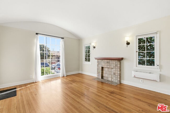 Building Photo - 7261 Waring Ave