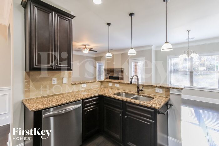Building Photo - 659 Silver Oak Dr