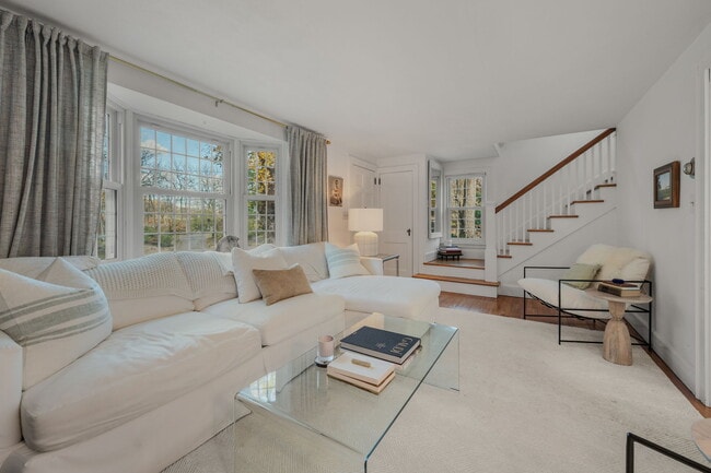 Building Photo - 105 Sill Ln