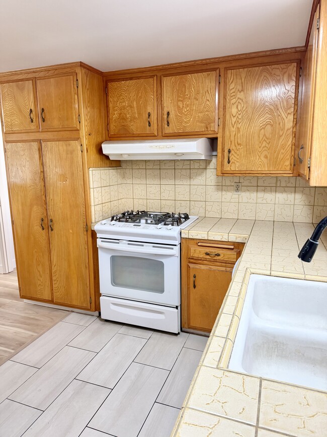 Building Photo - 3636 W Tulare Ave