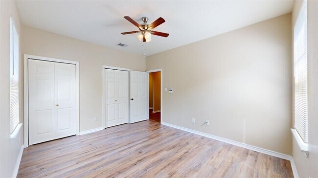 Building Photo - 205 Sterling St