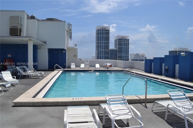 Building Photo - 401 69th St