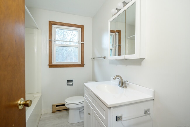 Building Photo - 252 Harrisville Rd