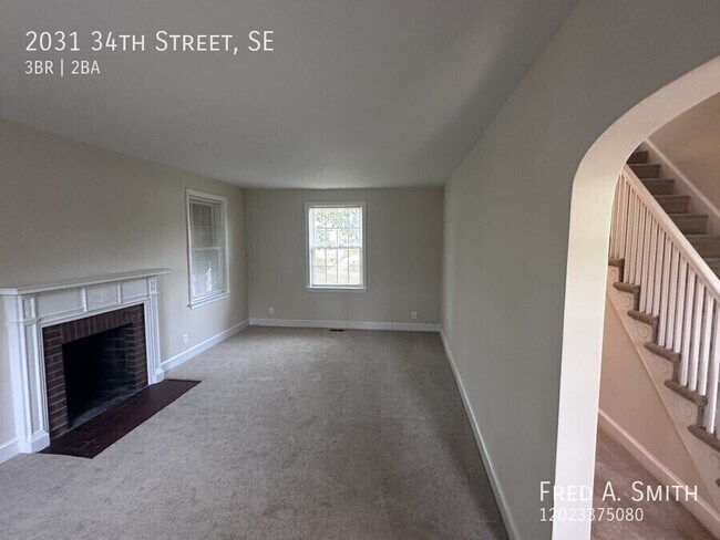 Building Photo - 2031 34th St SE