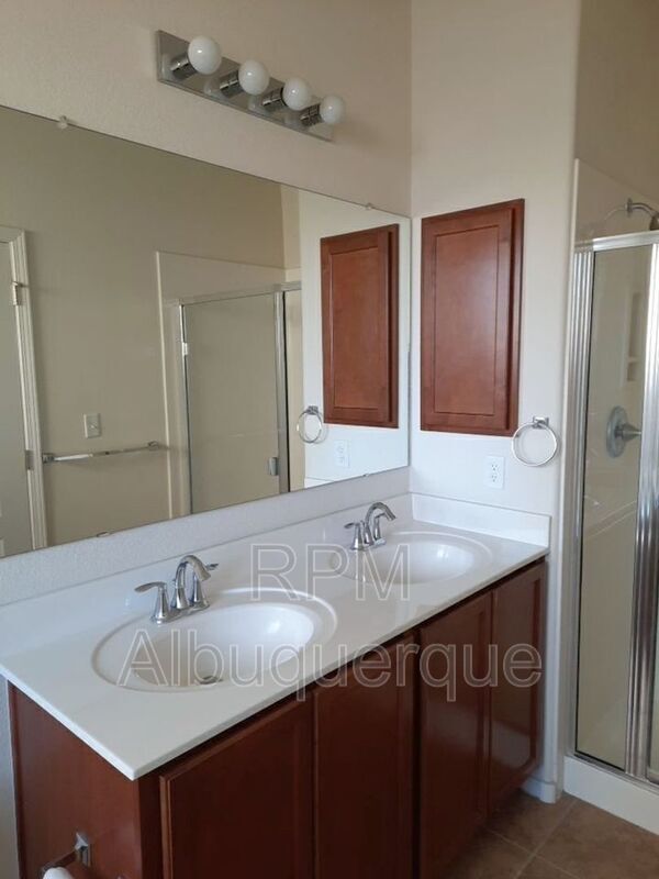 Building Photo - 2326 Vista de Colinas Dr SE