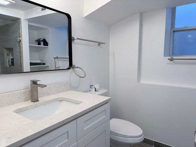 Building Photo - 3029 S Keeley St