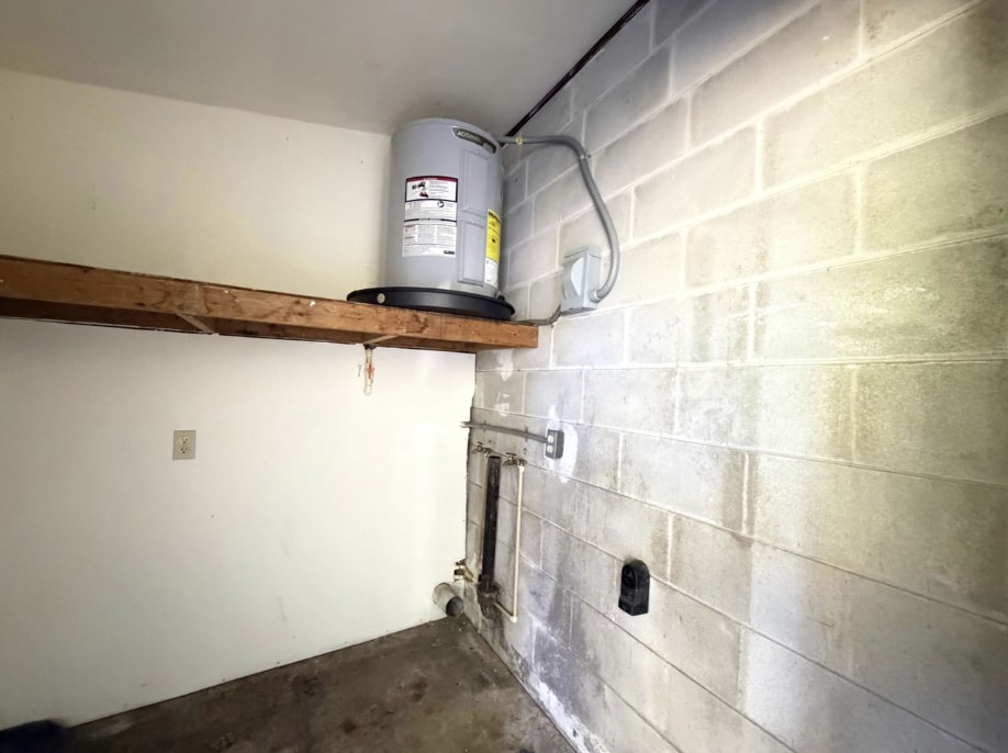 Building Photo - 8308 Doloma Ct