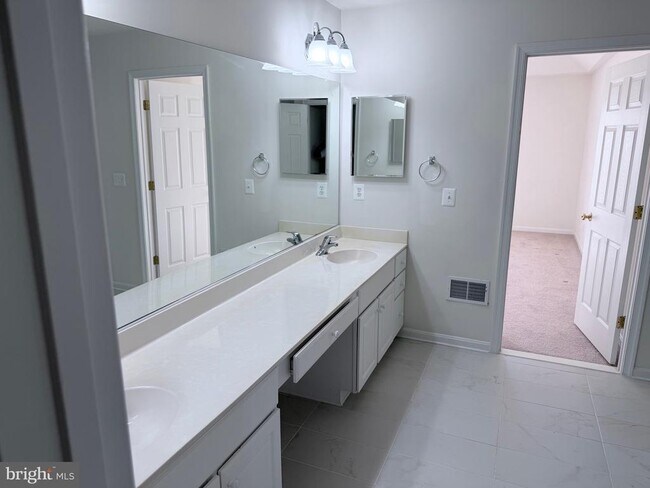 Building Photo - 5970 Spout Spring Ct