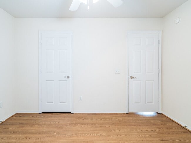 Building Photo - 2402 SW 19th St