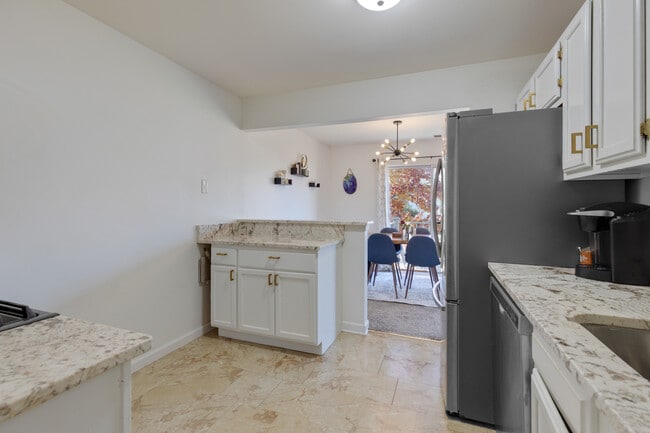 Building Photo - 204 Dublin Ln