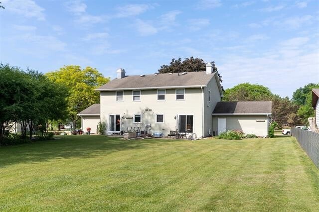 Building Photo - 920 E Northwood Dr