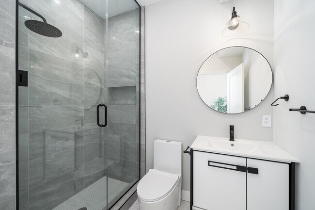 Building Photo - 10 Brinkerhoff St