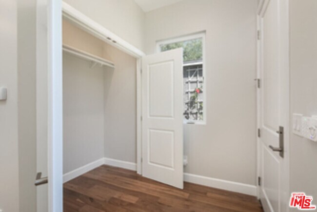 Building Photo - 7851 Airlane Ave