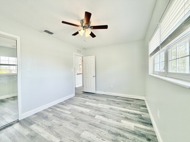 Building Photo - 9401 88th Way N