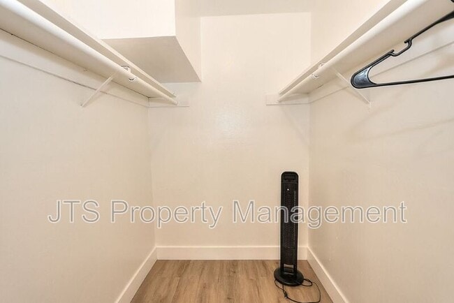 Building Photo - 10524 Croetto Way