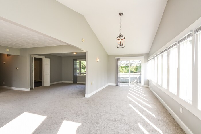 Building Photo - 1725 N Raceway Rd
