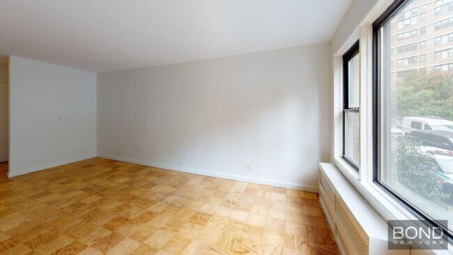 Building Photo - 236 E 36th St