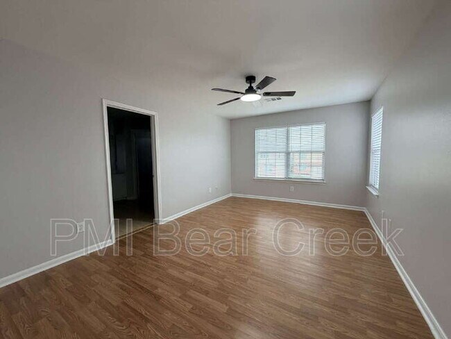 Building Photo - 6407 Waldron Dr