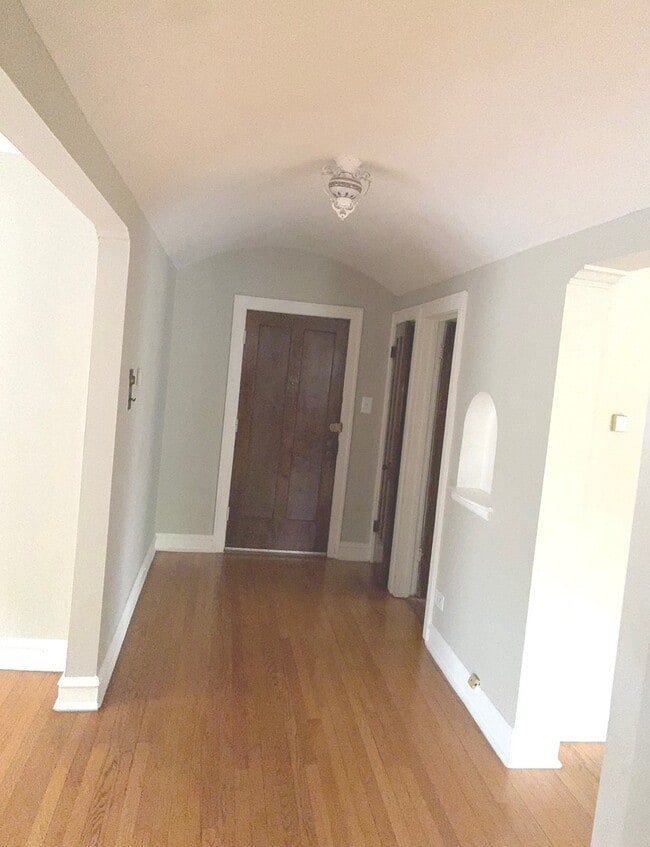 Building Photo - 3906 N Central Ave