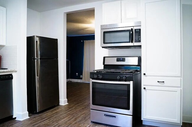 Building Photo - 5211 Myrtlewood St