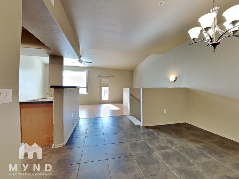 Building Photo - 280 S Evergreen Rd