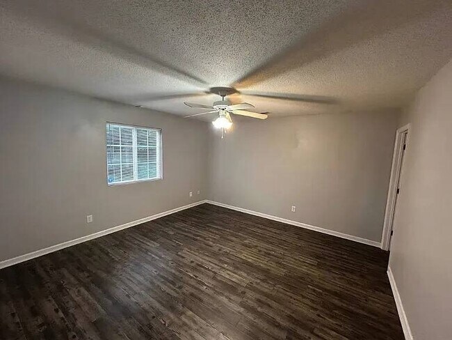 Building Photo - 3216 Bowers Ave