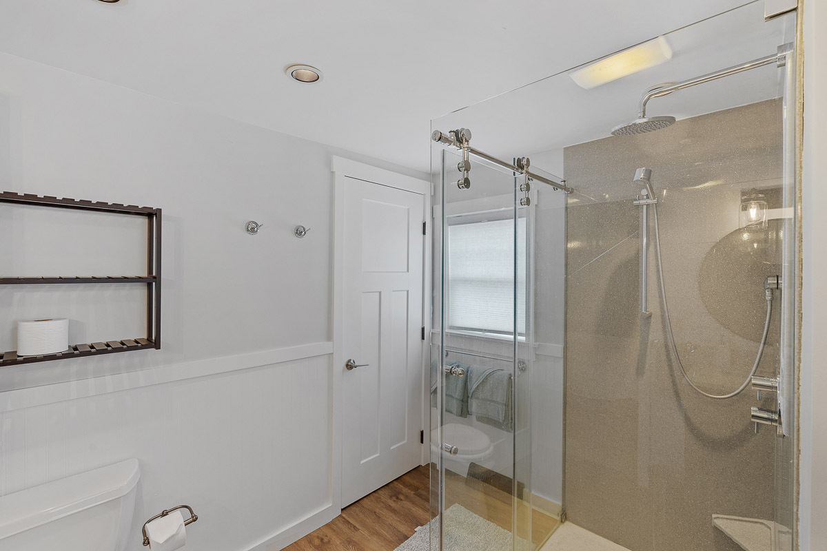 Rainfall Glass Shower - 134 Crescent St