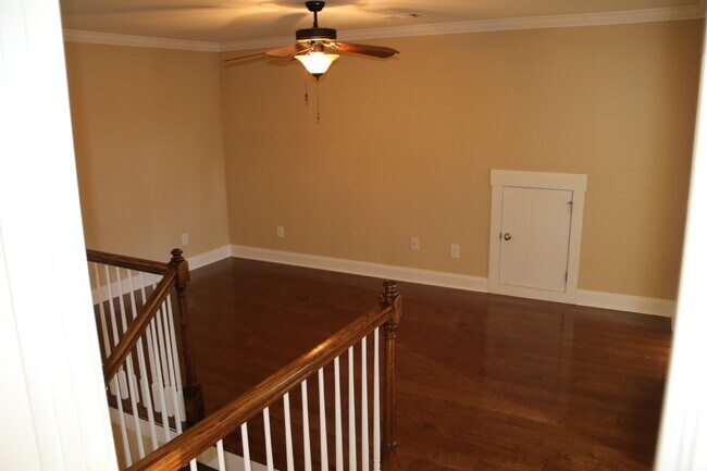 Building Photo - Executive Rental in Cypress Point S/D
