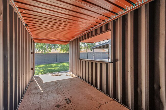 Building Photo - 6-Bedroom, 3-Bath Tempe Home with Pool, Bar & Prime Location