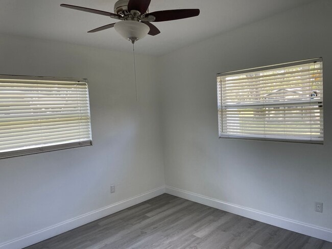 Building Photo - 3/1 -1/2 POOL HOME IN CASSELBERRY