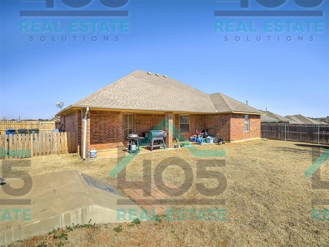 Building Photo - Amazing Rental in Choctaw