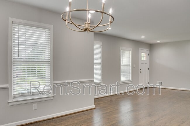 Building Photo - 143 Avondale Dr