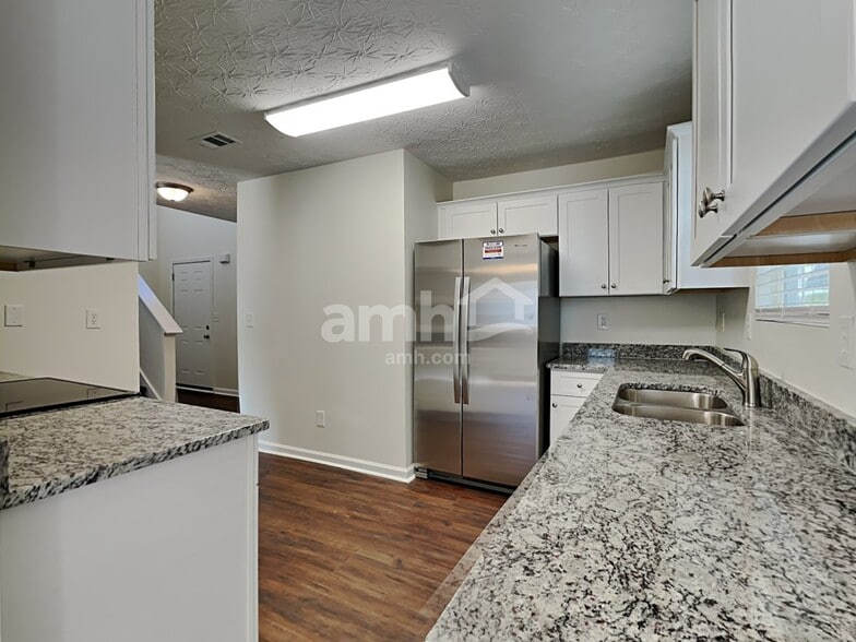 Building Photo - 814 Carlton Pointe Terrace