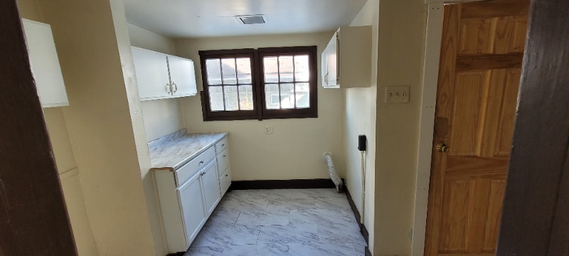 Building Photo - 164 Dupont St