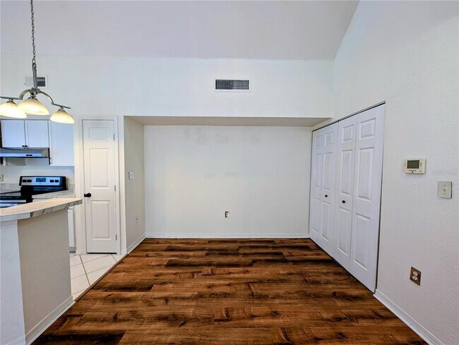 Building Photo - 10536 Windsor Lake Ct