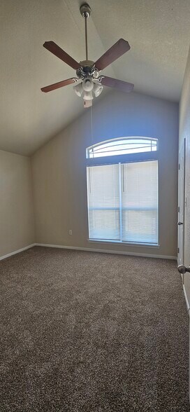 Building Photo - 2415 Merle Dr