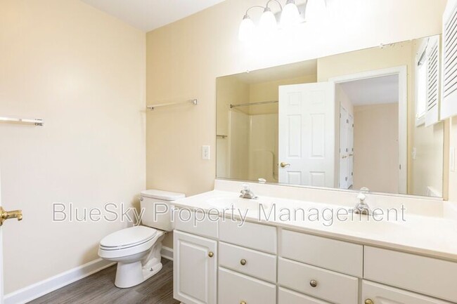Building Photo - 2304 Ravenswood Ct