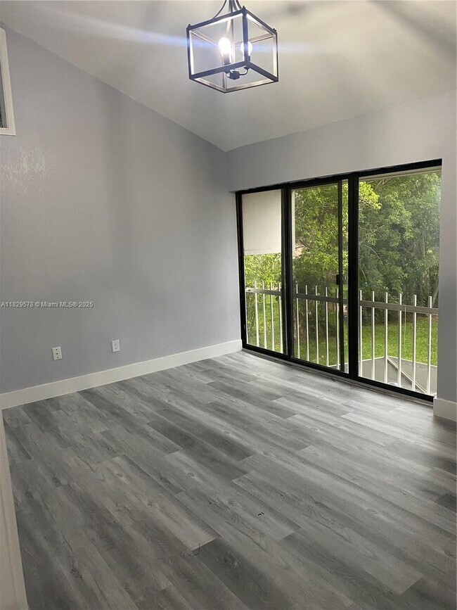 Building Photo - 15825 SW 90th Ct