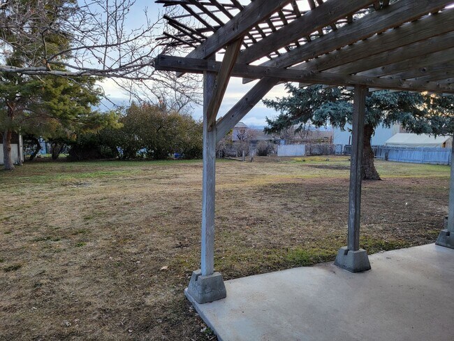 Building Photo - Coming Soon! 4 bedroom 2 bath