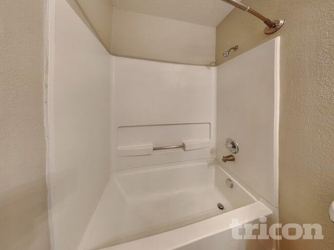 Building Photo - 9603 Kennebec Way