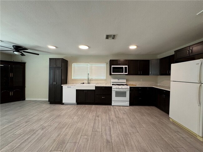 Building Photo - 826 Citrus St