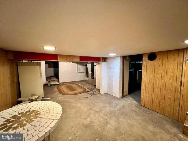 Building Photo - 222 Berlin Rd N