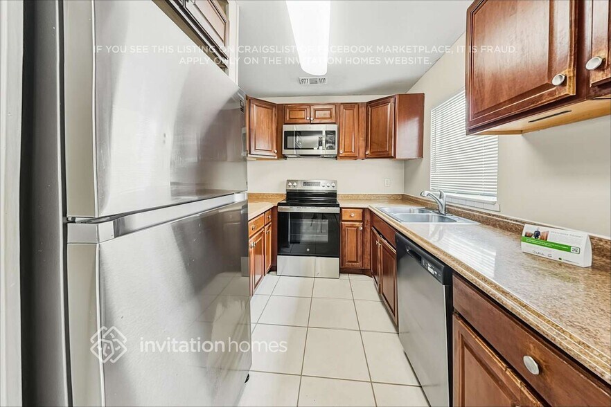 Building Photo - 6005 Murray Hill Dr