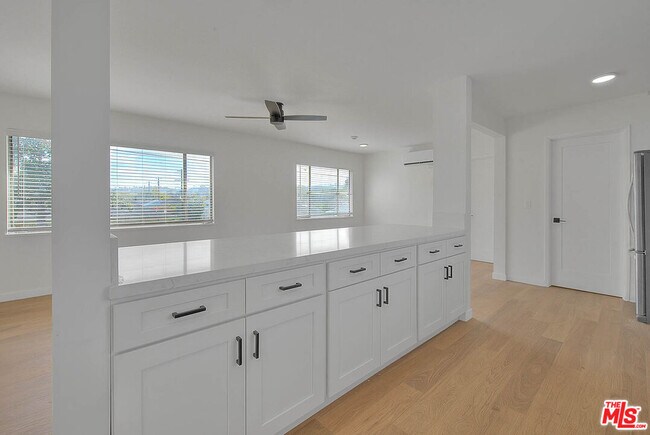 Building Photo - 3701 Coliseum St