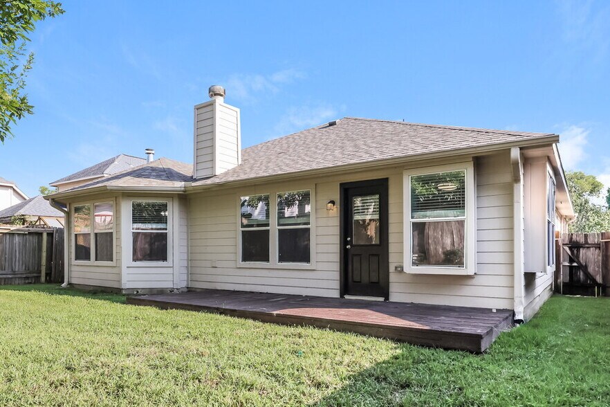 Building Photo - 18469 Sunrise Oaks Ct