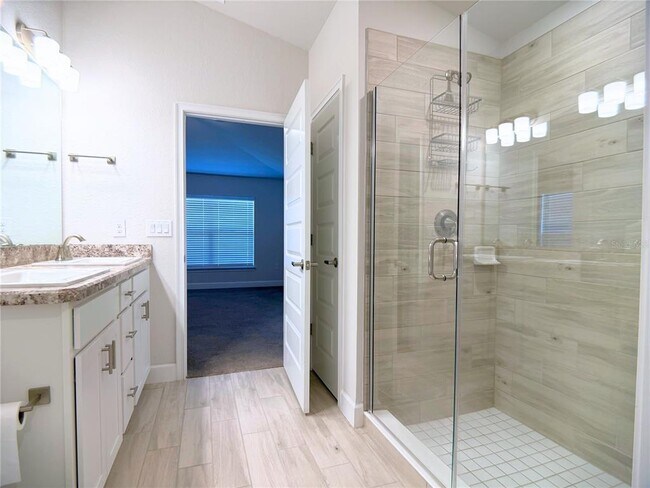 Building Photo - 4549 SE 25th Loop