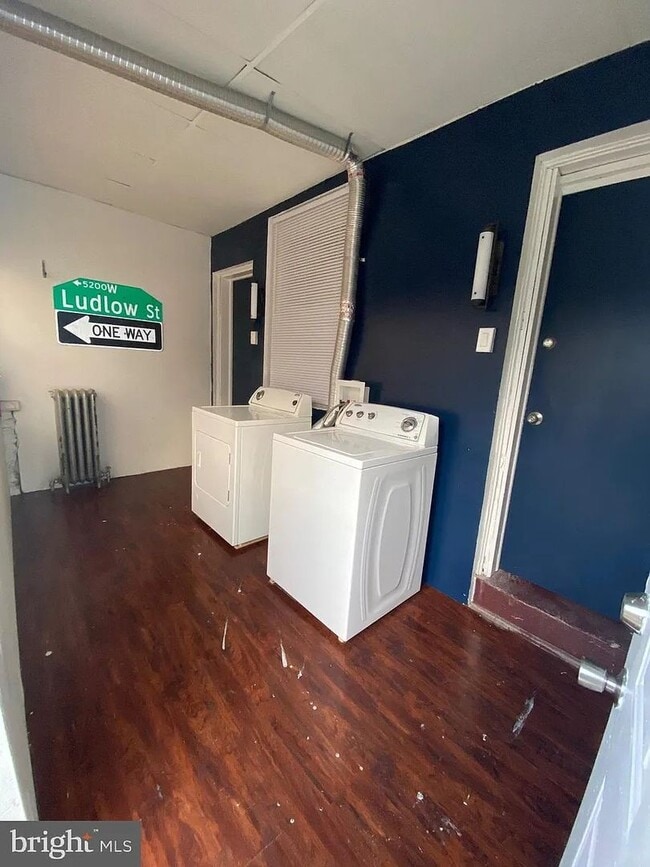 Building Photo - Beautifully Upgraded 2BR/2BA with Modern Finishes & Private Outdoor Space