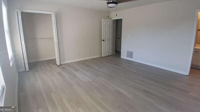 Building Photo - 5677 Wind Gate Ln