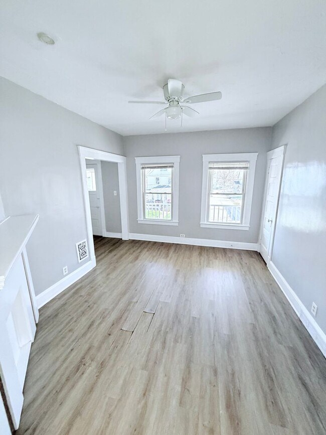 Building Photo - 3914 W 21st St