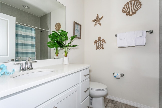 Building Photo - 6584 Carlinga Dr